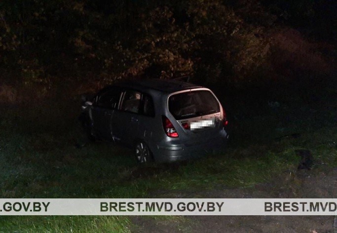 Лобовое столкновение в Ляховичском районе: пострадали оба водителя
